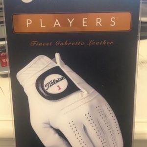 1 Brand new Titleist golf Men's Medium glove